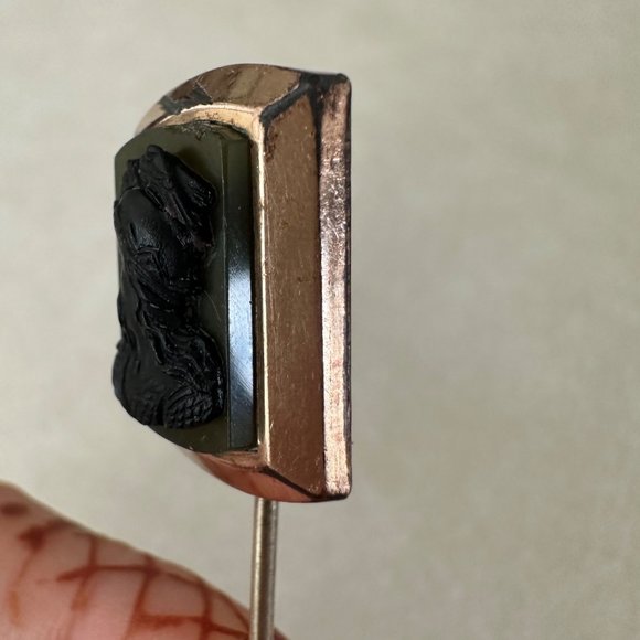 Antique Victorian 12kt rose gold filled left facing jet cameo jade stick pin - Picture 5 of 7